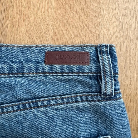 Blank NYC The Barrow Vintage High Rise Short Size 26 - Picture 3 of 4